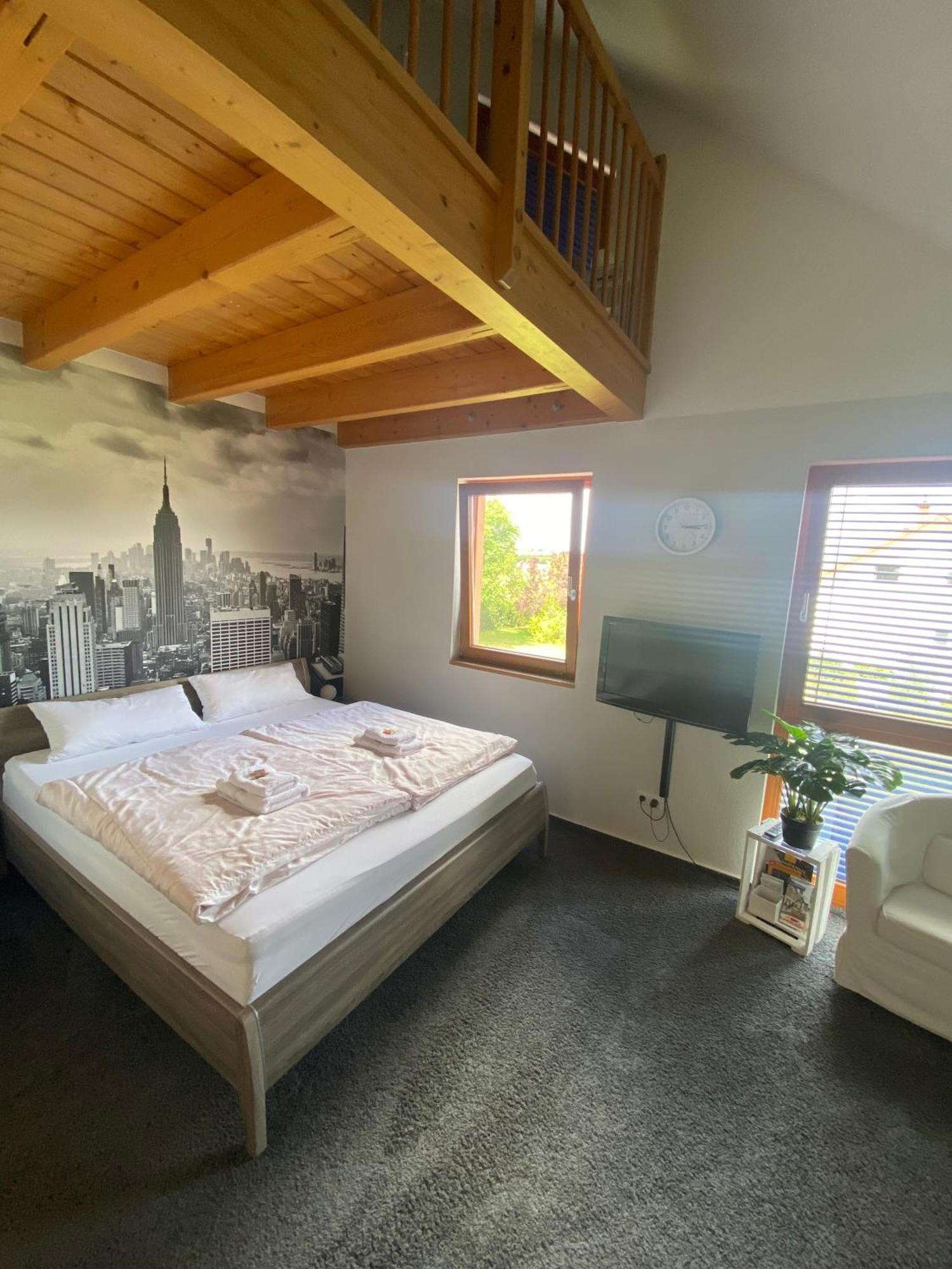 Maisonette-Ferienzimmer Am Backhausgarten 플론하임 외부 사진